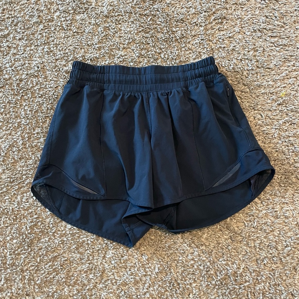 lululemon short 2.5” - Hotty hot low-rise lined
